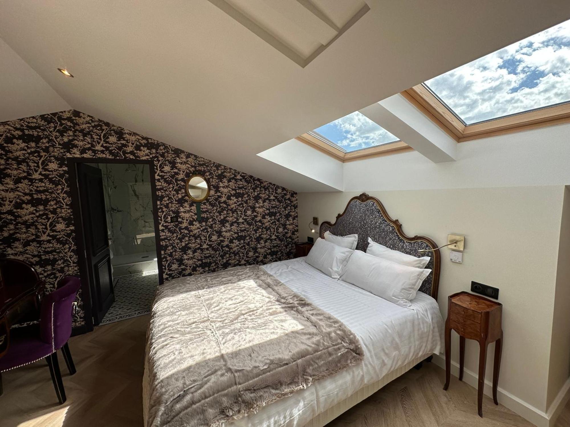 Castel Bois Marie, Maison D'Hotes Montauban Bagian luar foto A bedroom at The Old Bank