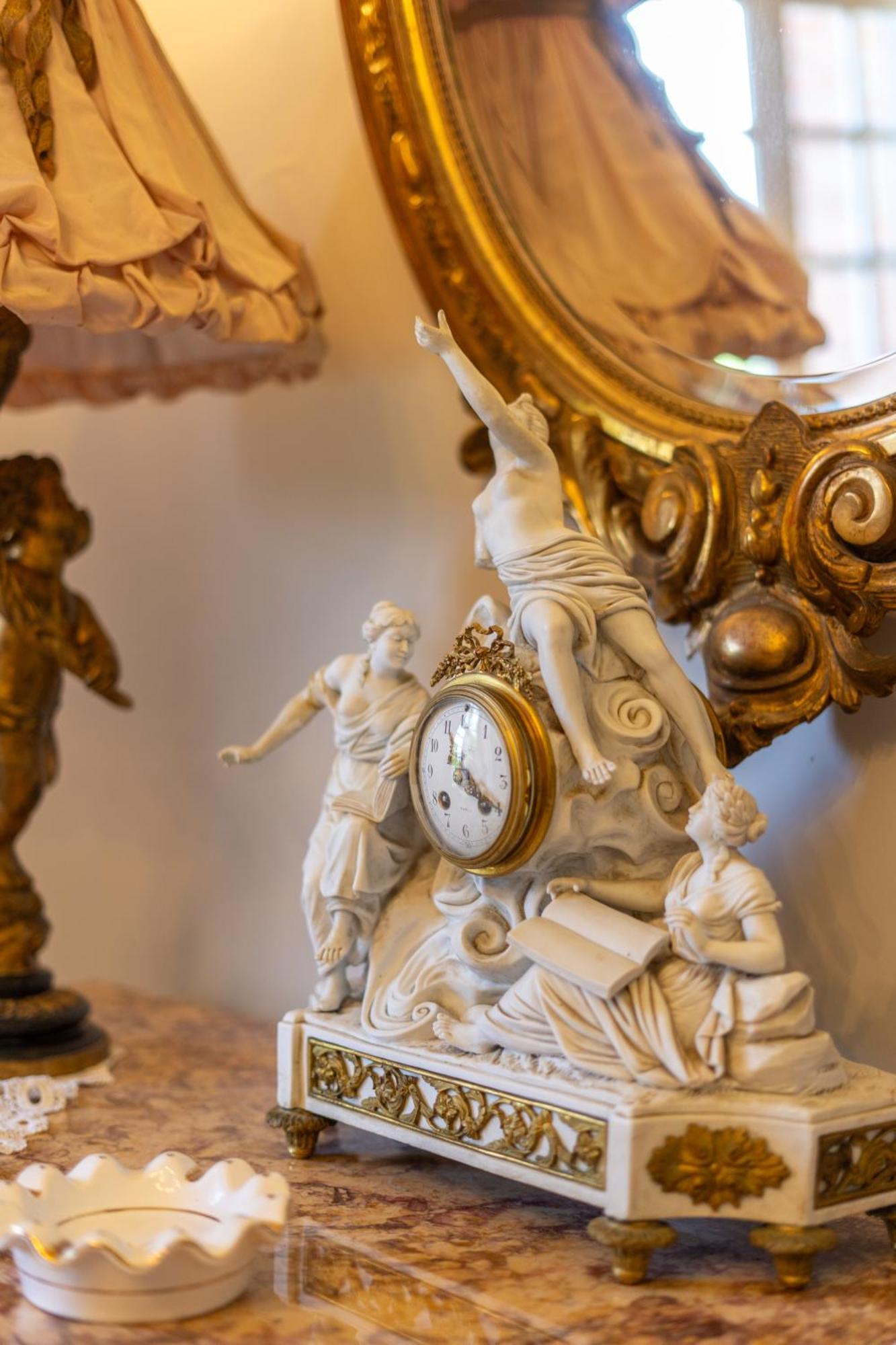Castel Bois Marie, Maison D'Hotes Montauban Bagian luar foto Detail of the clock