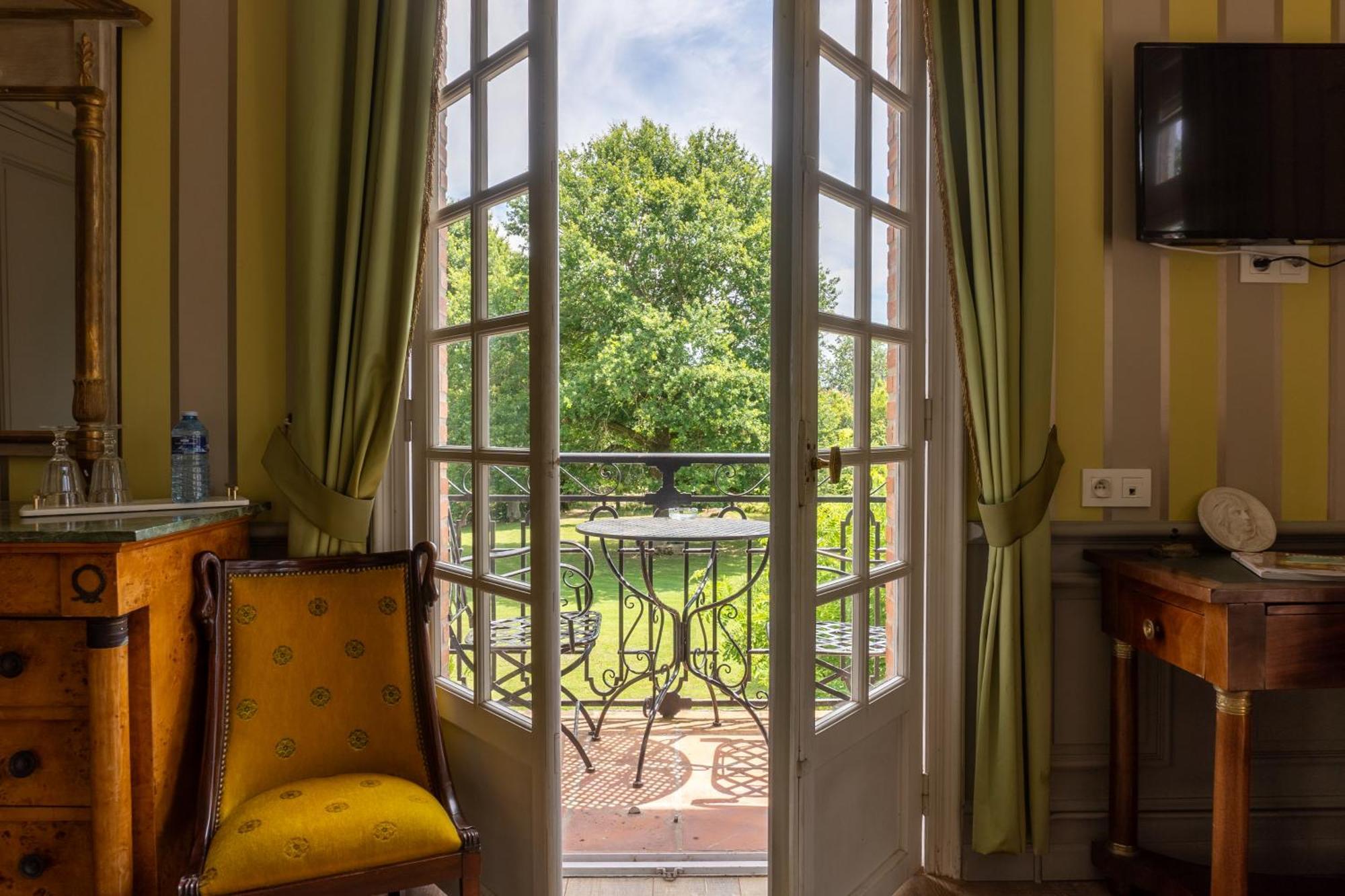 Castel Bois Marie, Maison D'Hotes Montauban Bagian luar foto A room at the hotel