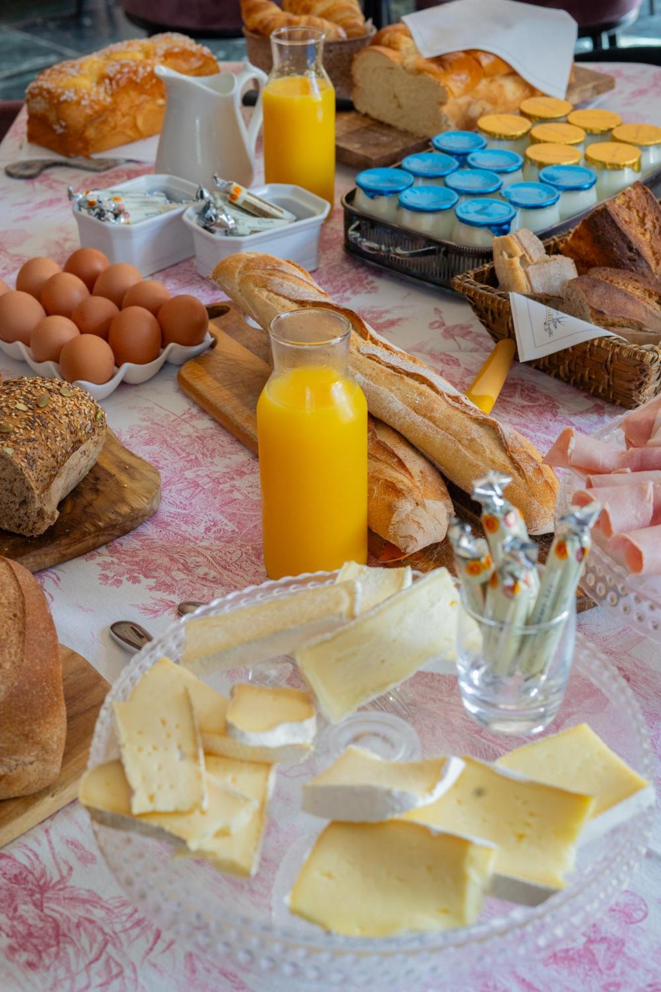 Castel Bois Marie, Maison D'Hotes Montauban Bagian luar foto A bottle of orange juice